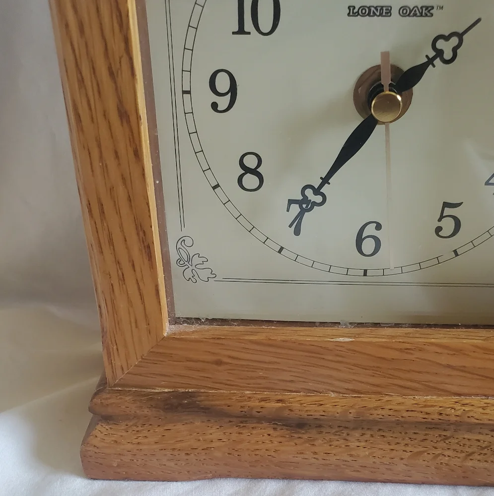 Lone Oak Vtg Classic Brown Wooden Oak Mantel Desk Shelf Clock Quartz Movement